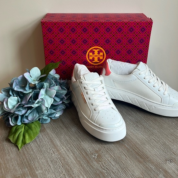 Tory Burch Shoes - NWT! 🐞 Tory Burch Ladybug Leather Sneakers